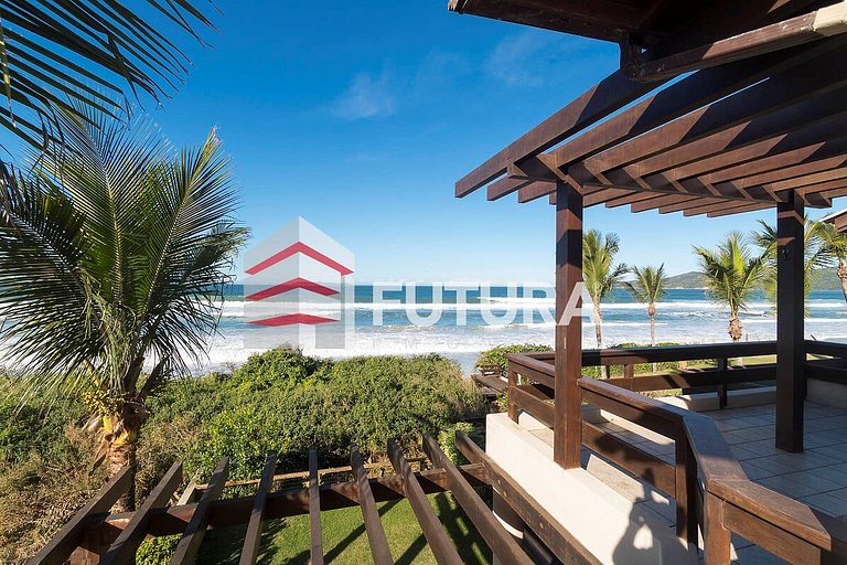 Casa Beira mar com 03 dormitórios - LC114F
