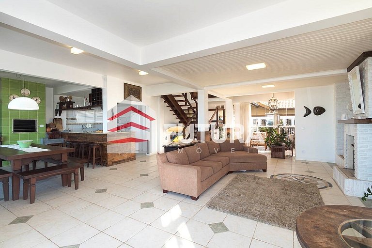 Casa Beira mar com 03 dormitórios - LC114F