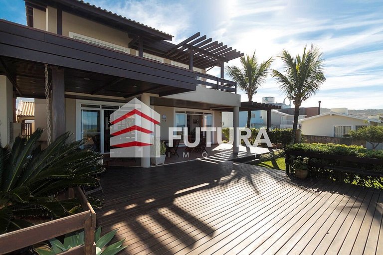 Casa Beira mar com 03 dormitórios - LC114F