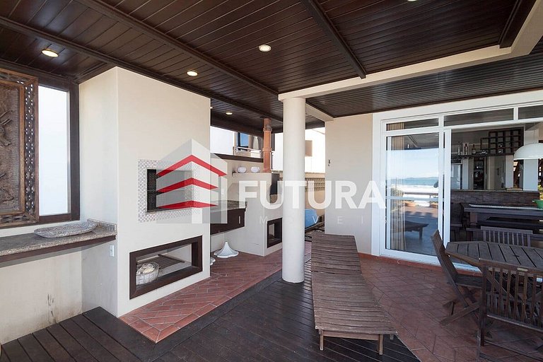 Casa Beira mar com 03 dormitórios - LC114F