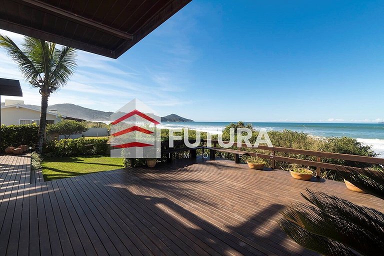 Casa Beira mar com 03 dormitórios - LC114F