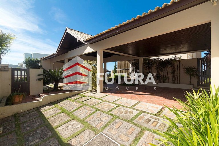 Casa Beira mar com 03 dormitórios - LC114F