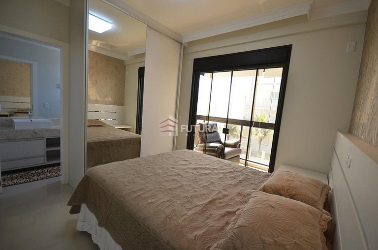 Apartamento com ampla vista para a praia;