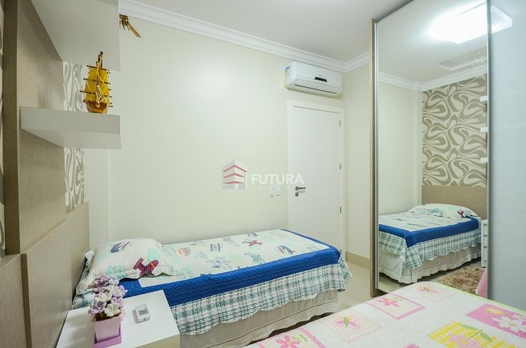 Apartamento com ampla vista para a praia;