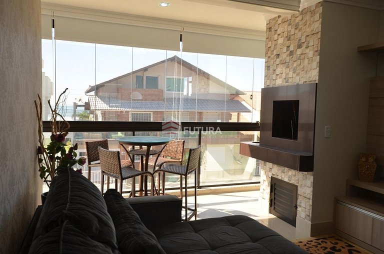 Apartamento com ampla vista para a praia;