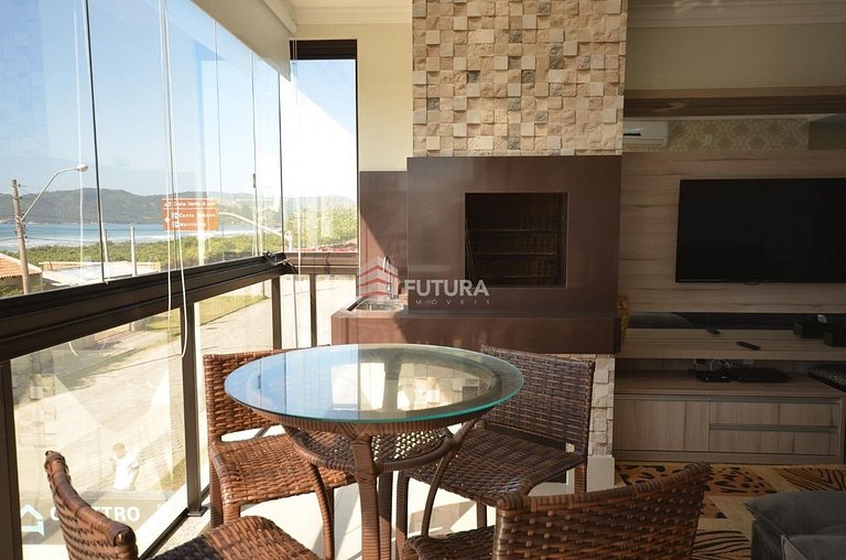 Apartamento com ampla vista para a praia;