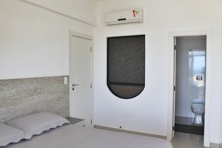 Apartamento 04 dormitórios, vista mar em Bombas
