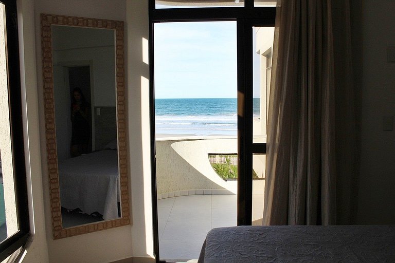Apartamento 04 dormitórios, vista mar em Bombas