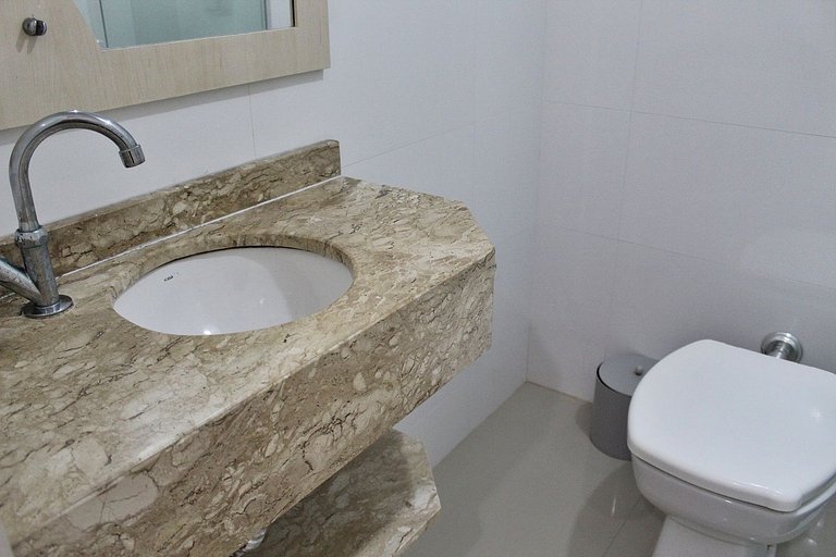 Apartamento 04 dormitórios, vista mar em Bombas