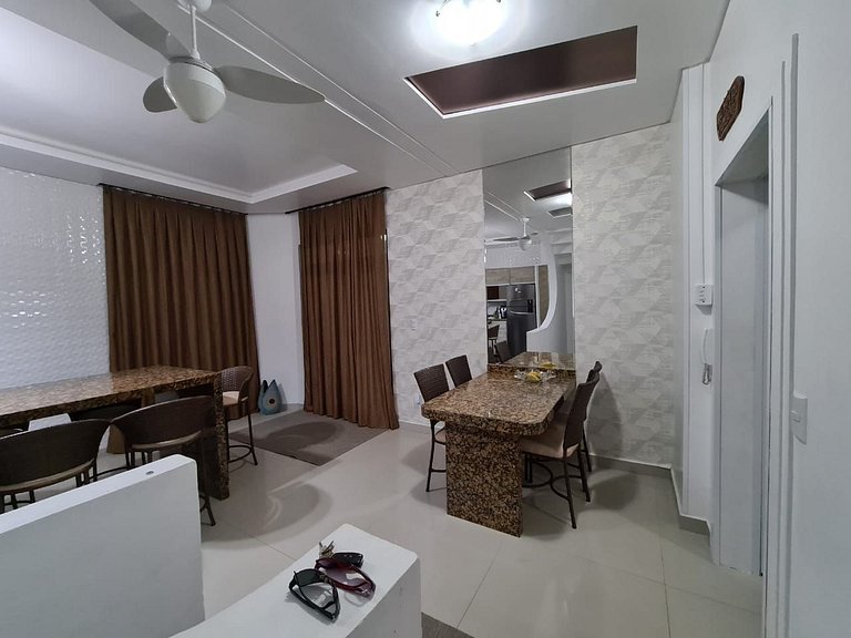 Apartamento 04 dormitórios, vista mar em Bombas