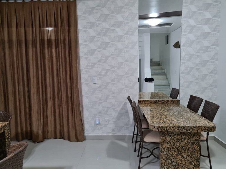 Apartamento 04 dormitórios, vista mar em Bombas