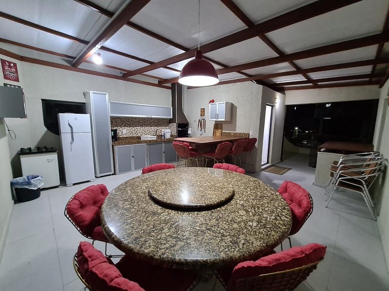 Apartamento 04 dormitórios, vista mar em Bombas