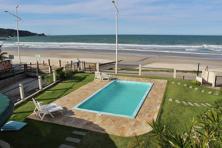 Apartamento 04 dormitórios, vista mar em Bombas