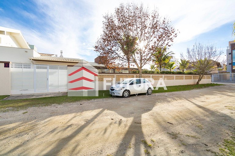 CASA DE 3 DORMITÓRIOS A 200MTS DA PRAIA - LC132F