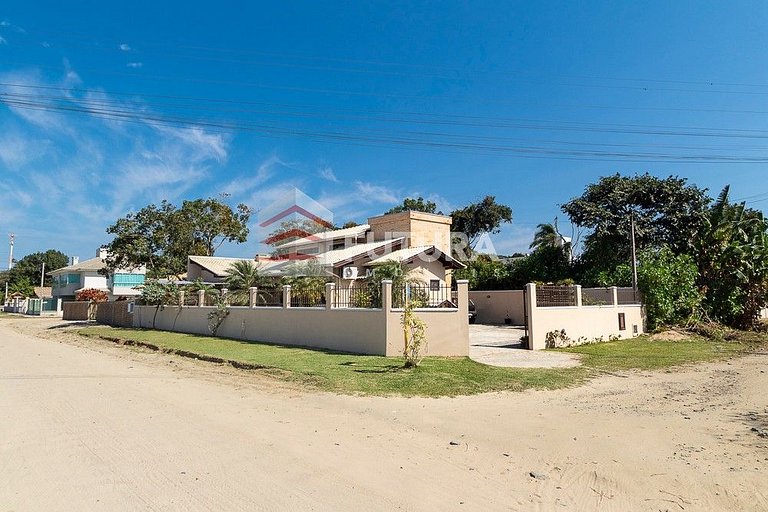 Casa com 3 dormitórios 1 MEZANINO em Mariscal - Código LC137
