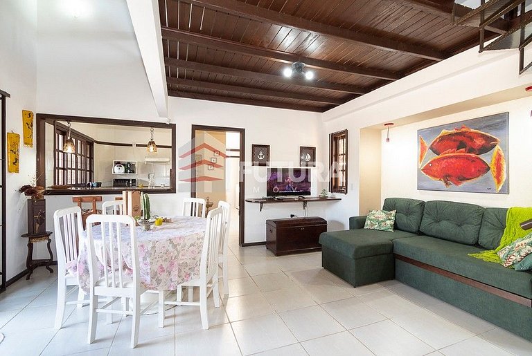 Casa com 3 dormitórios 1 MEZANINO em Mariscal - Código LC137