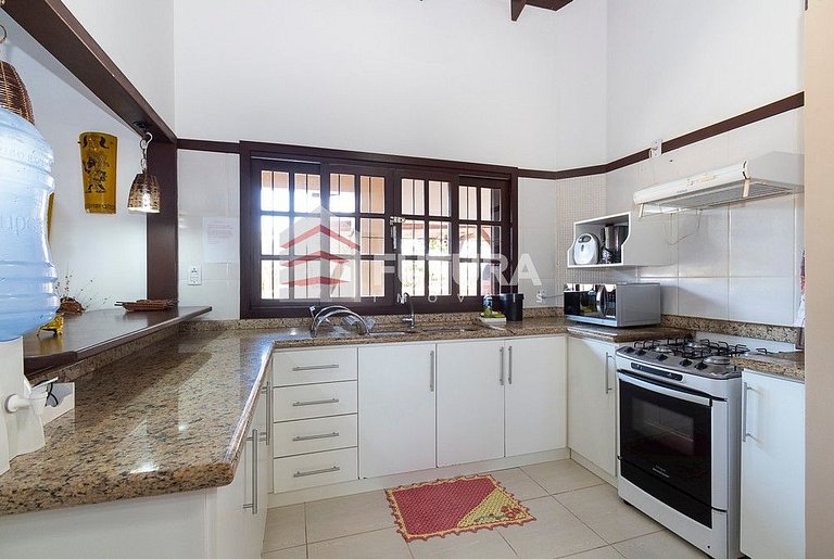 CASA DE 4 DORMITÓRIOS EM MARISCAL - LC137F