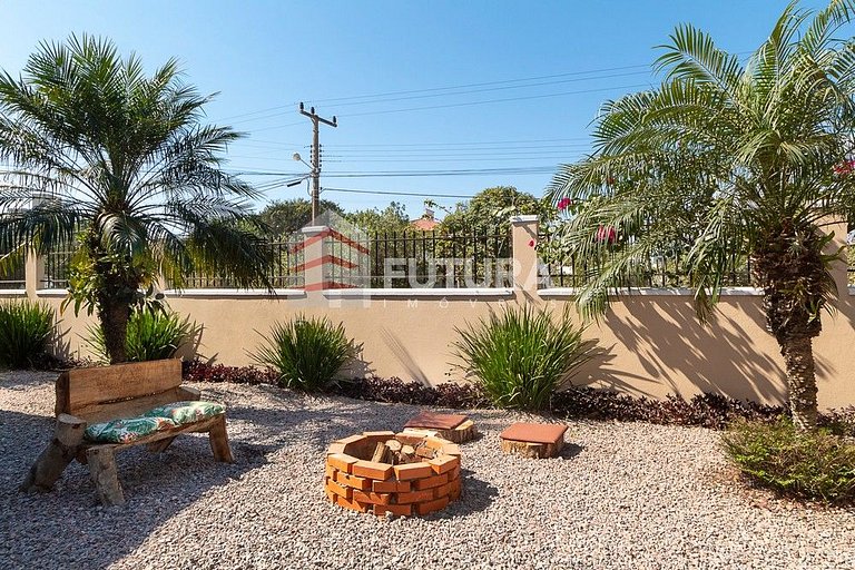 Casa com 3 dormitórios 1 MEZANINO em Mariscal - Código LC137