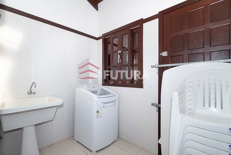 CASA DE 4 DORMITÓRIOS EM MARISCAL - LC137F