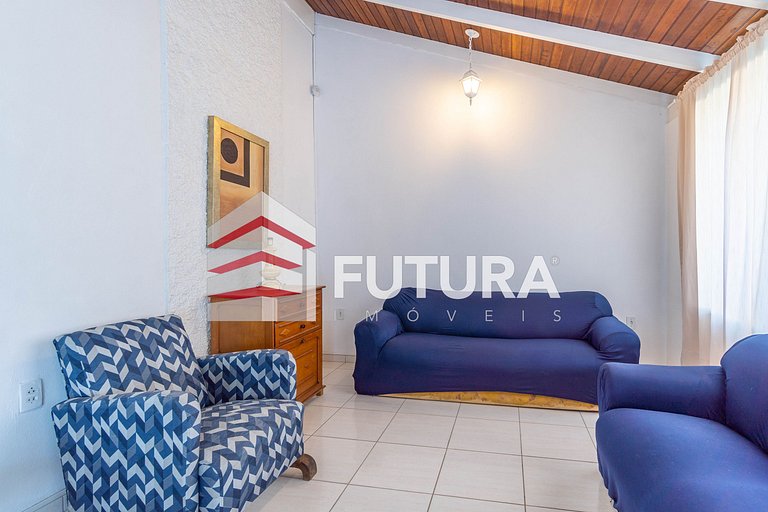 CASA COM 05 DORMITÓRIOS E PISCINA - LC142F