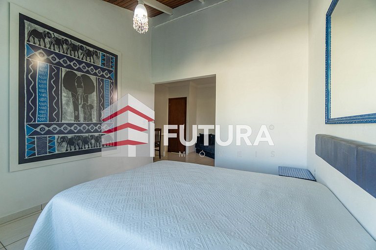 Casa com 6 dormitórios e piscina - Código LC142F