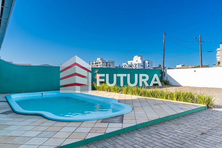 Casa com 6 dormitórios e piscina - Código LC142F