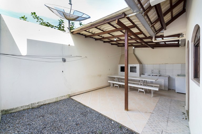 Excelente casa para temporada em Bombas