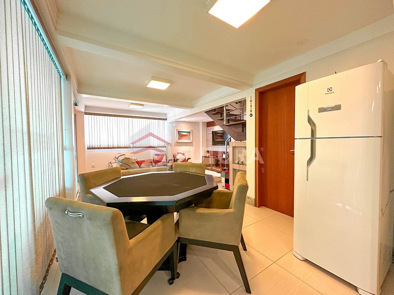 SOBRADO TRIPLEX COM PISCINA - LC001EF
