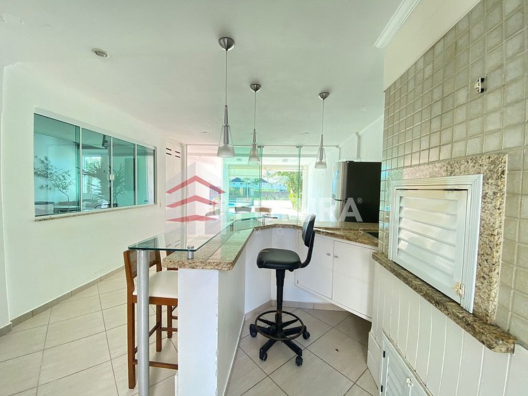CASA COM PISCINA E 04 SUÍTES - LC111F
