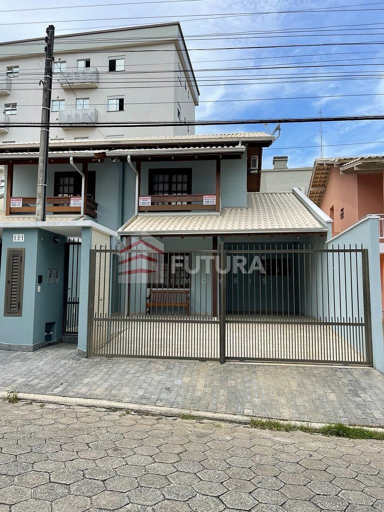 Sobrado Duplex aluguel de temporada em Bombas