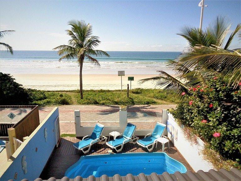Casa para aluguel frente mar na praia de Bombas
