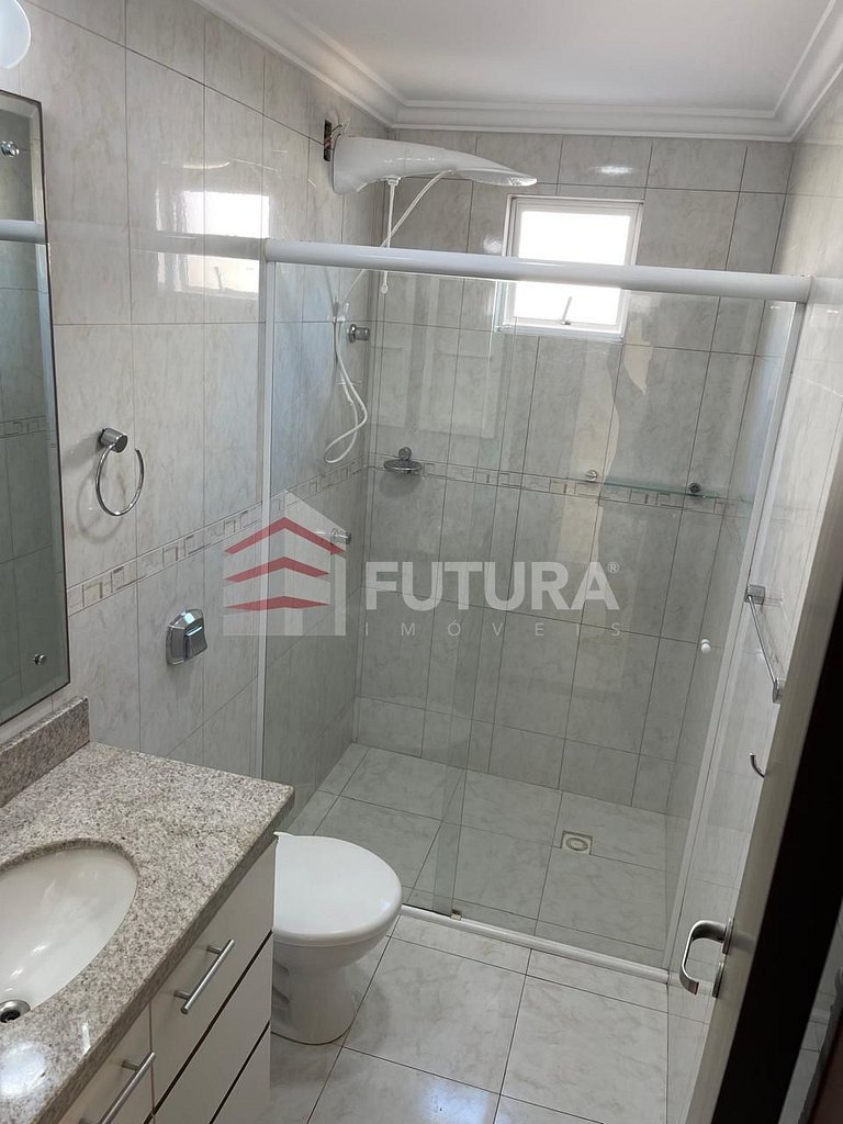 Sobrado Triplex 03 dormitórios em Bombas