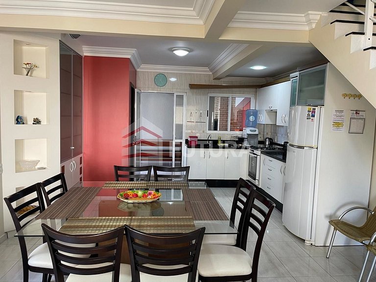 Aluguel de Temporada em Bombinhas – Sobrado Triplex com 3 Do