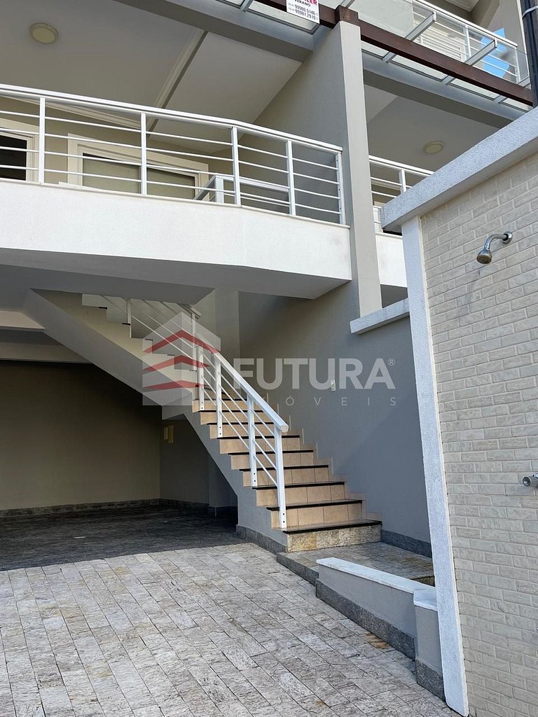 Aluguel de Temporada em Bombinhas – Sobrado Triplex com 3 Do