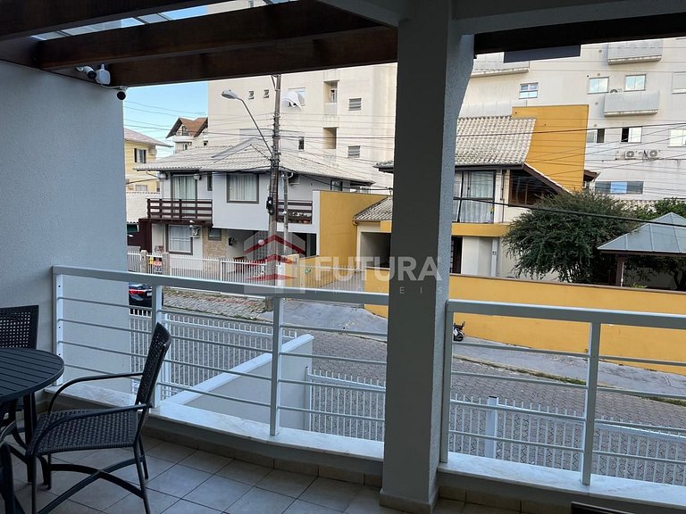 Sobrado Triplex 03 dormitórios em Bombas