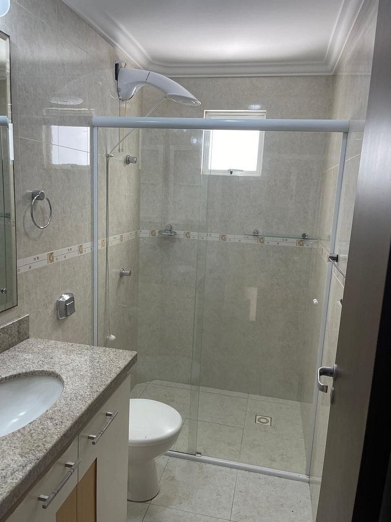 Aluguel de Temporada em Bombinhas – Sobrado Triplex com 3 Do