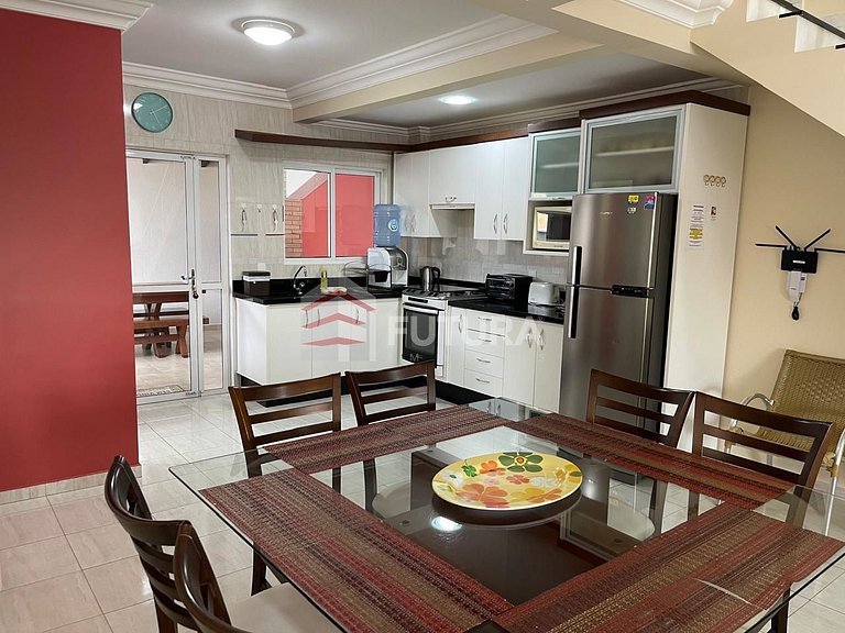 Aluguel de Temporada em Bombinhas – Sobrado Triplex com 3 Do