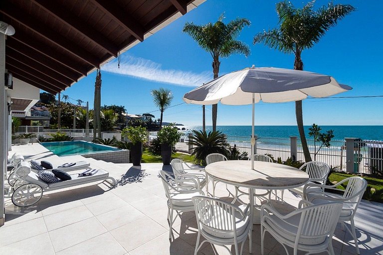 Casa para 18 pessoas Beira mar em Bombinhas