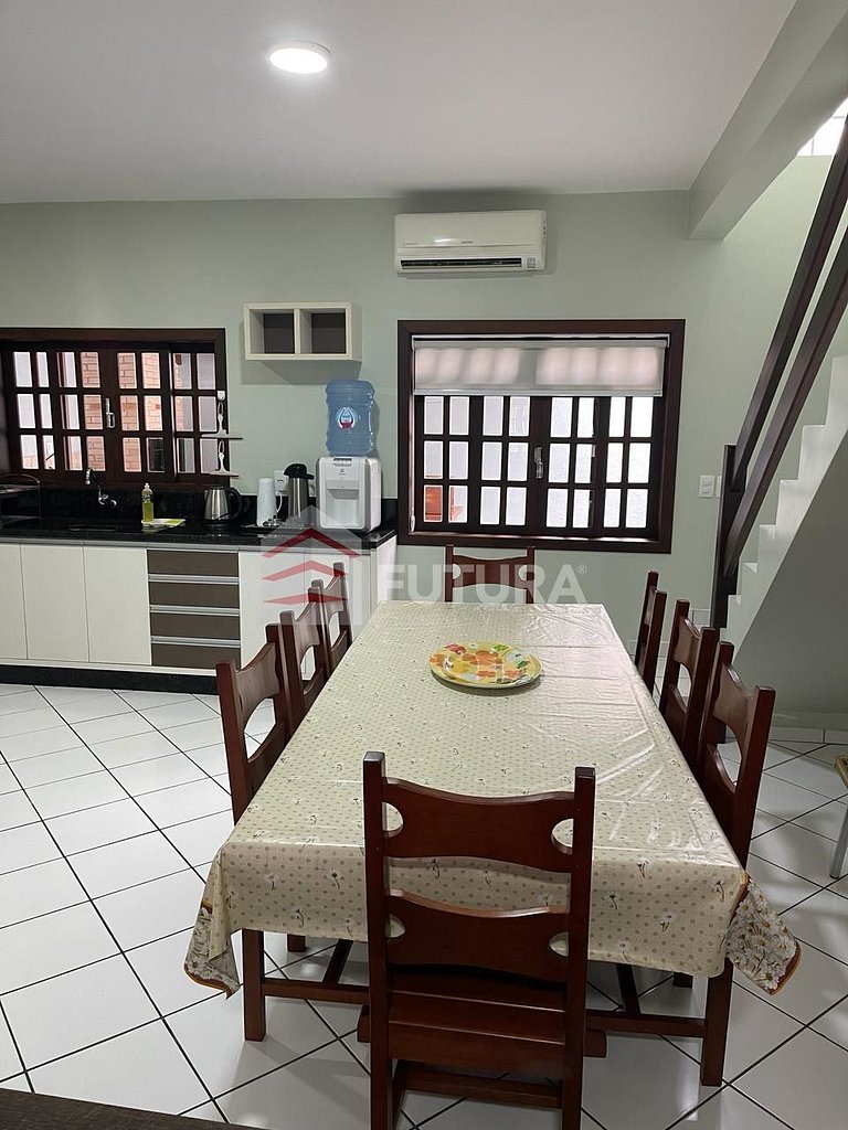 Aluguel de Temporada em Bombinhas – Sobrado Triplex  com 2 D