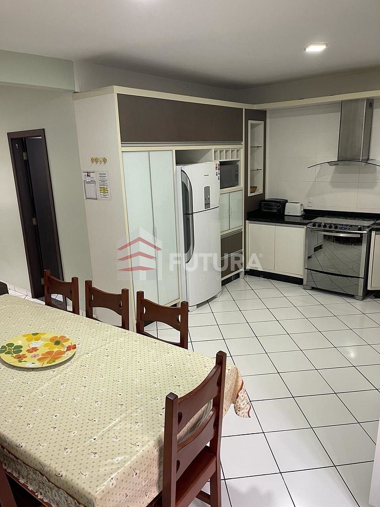 Aluguel de Temporada em Bombinhas – Sobrado Triplex  com 2 D