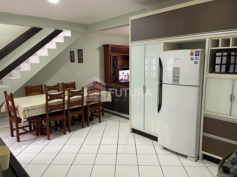 Aluguel de Temporada em Bombinhas – Sobrado Triplex  com 2 D