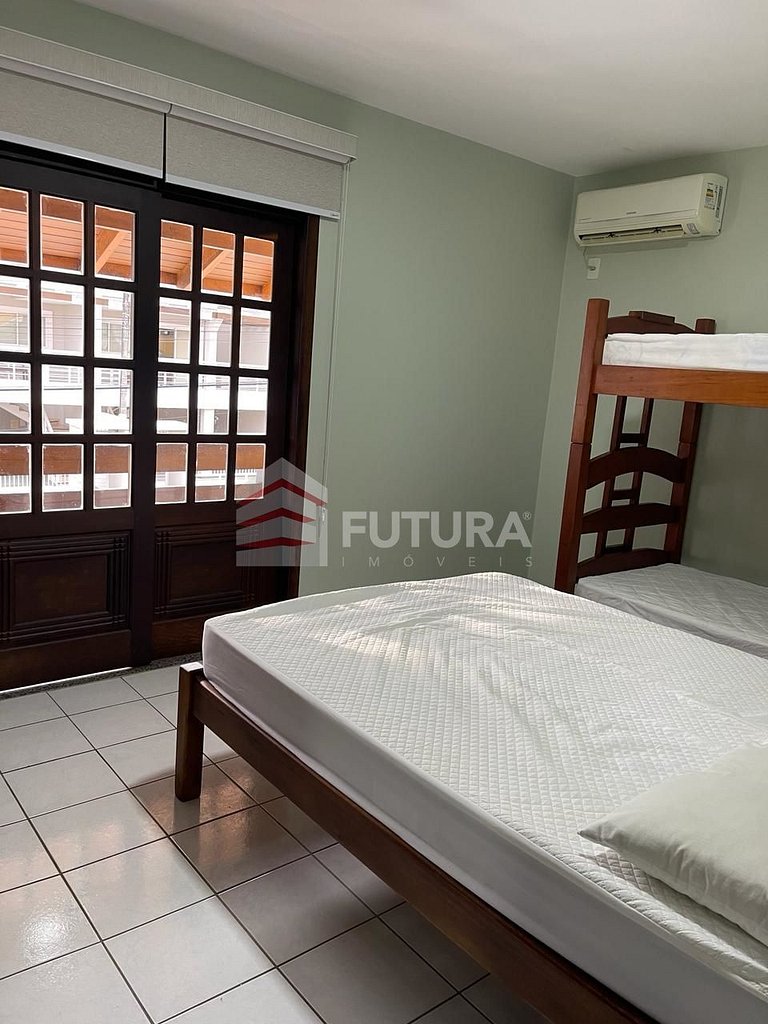 Aluguel de Temporada em Bombinhas – Sobrado Triplex  com 2 D