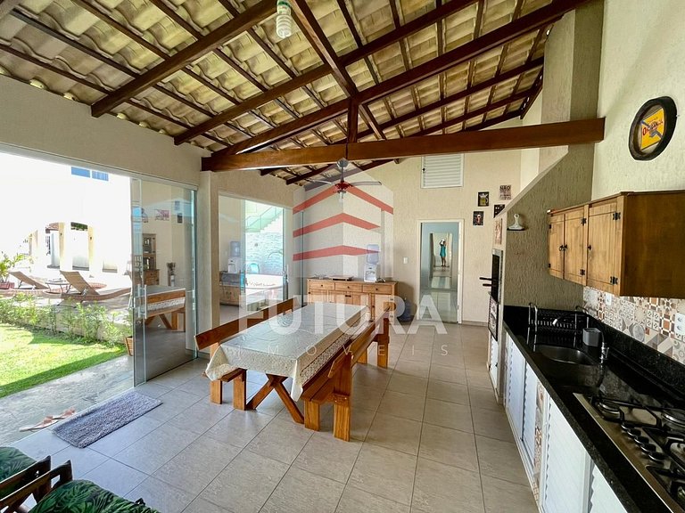 Aluguel de Temporada em Bombinhas – Casa com 5 quartos e Pis