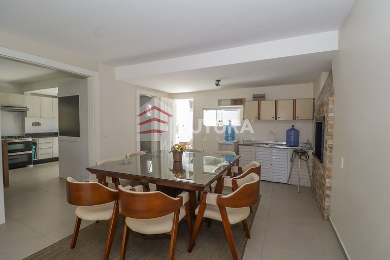 CASA COM PISCINA E 03 DORMITÓRIOS - LC118F