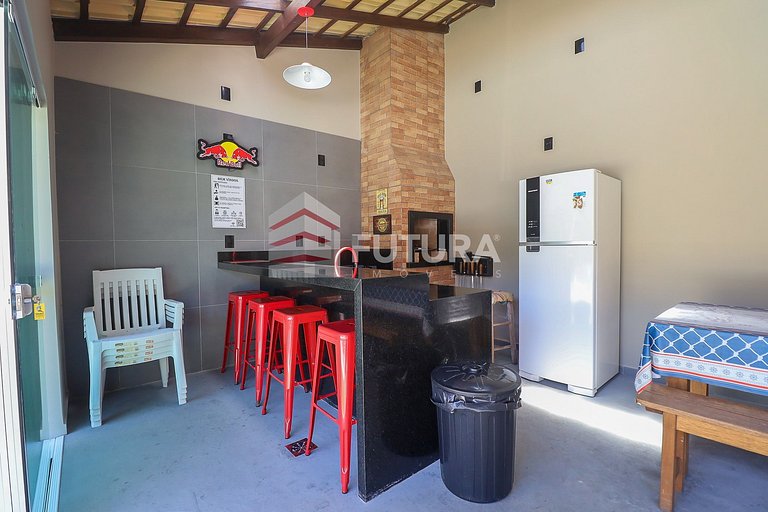CASA COM PISCINA E 03 DORMITÓRIOS - LC118F