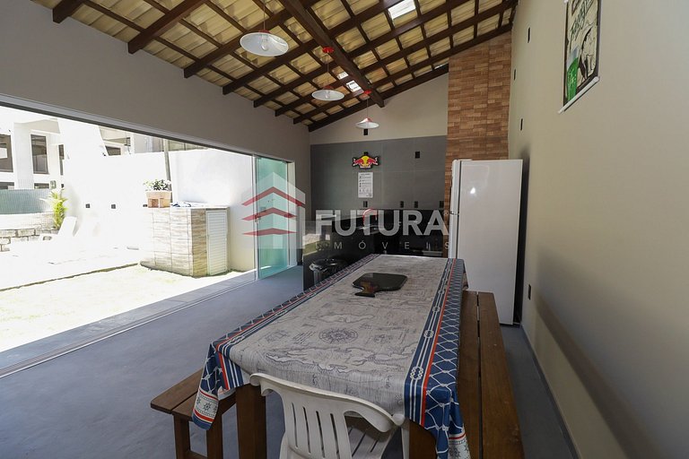 CASA COM PISCINA E 03 DORMITÓRIOS - LC118F
