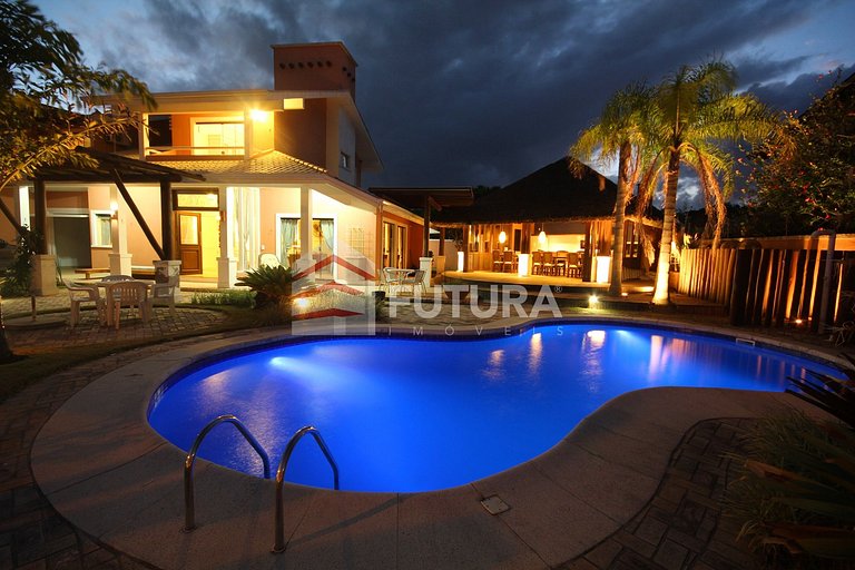 CASA ACONCHEGANTE E ALTO PADRÃO COM 05 DORMITÓRIOS