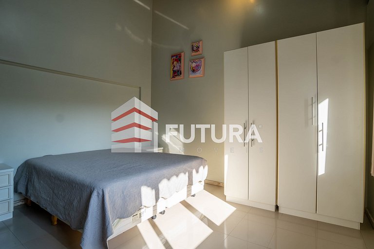 Casa com 04 dormitórios a 50m da praia - LC125F