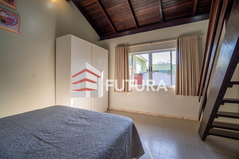 Casa com 04 dormitórios a 50m da praia - LC125F