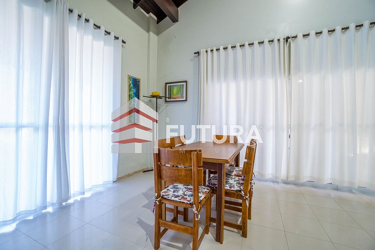 Casa com 04 dormitórios a 50m da praia - LC125F